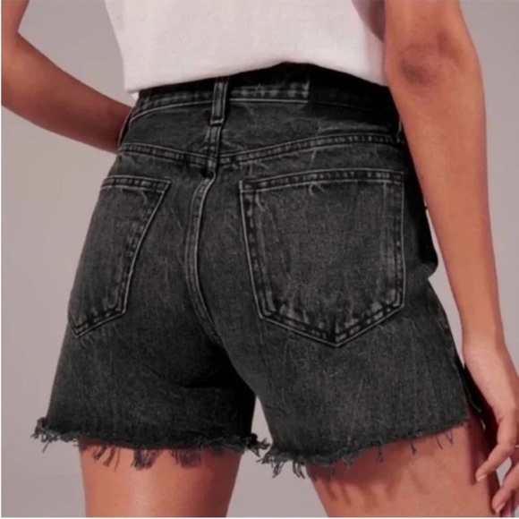 Abercrombie & Fitch Mid-Rise Boyfriend Raw Hem Denim Shorts Washed Black - Picture 2 of 12
